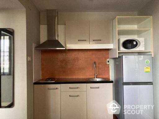 1-BR Condo at Baan Suanpetch Condominium near BTS Phrom Phong