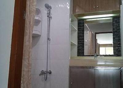 2-BR Apt. near MRT Phetchaburi