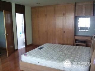 2-BR Apt. near MRT Phetchaburi