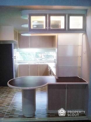 2-BR Apt. near MRT Phetchaburi