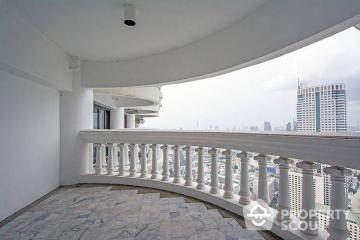 1-BR Condo at Nusa State Tower Condominium near BTS Saphan Taksin (ID 465246)