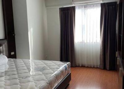 1-BR Condo at Klang Krung Resort (ratchada 7) near MRT Huai Khwang