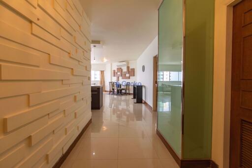 2 Bedrooms Condo in Markland North Pattaya C010650