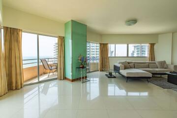 2 Bedrooms Condo in Markland North Pattaya C010650