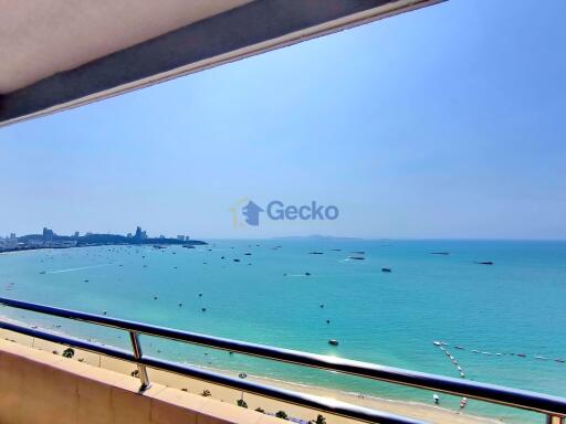 2 Bedrooms Condo in Markland North Pattaya C010650