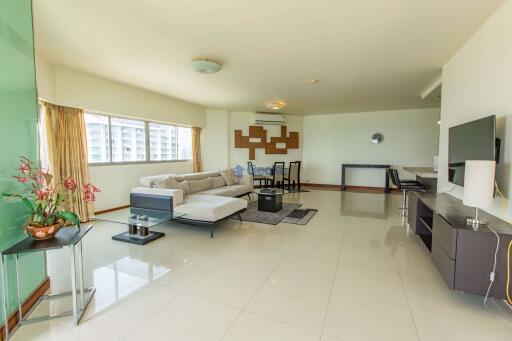 2 Bedrooms Condo in Markland North Pattaya C010650