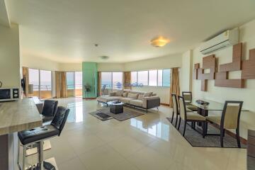 2 Bedrooms Condo in Markland North Pattaya C010650