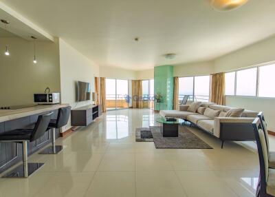 2 Bedrooms Condo in Markland North Pattaya C010650