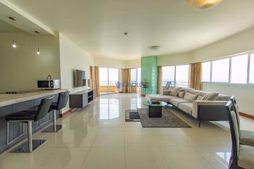 2 Bedrooms Condo in Markland North Pattaya C010650