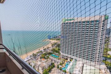 2 Bedrooms Condo in Markland North Pattaya C010650