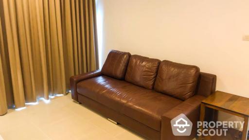 1-BR Condo at Villa Sathorn near BTS Krung Thon Buri