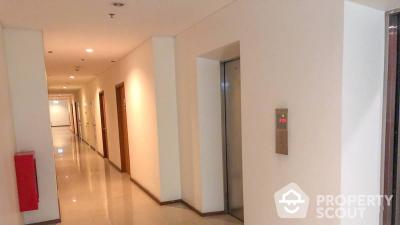 1-BR Condo at Villa Sathorn near BTS Krung Thon Buri