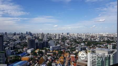 1-BR Condo at Rhythm Sukhumvit 42 near BTS Ekkamai