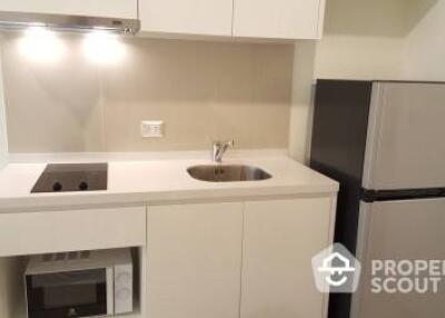 1-BR Condo at Rhythm Sukhumvit 42 near BTS Ekkamai