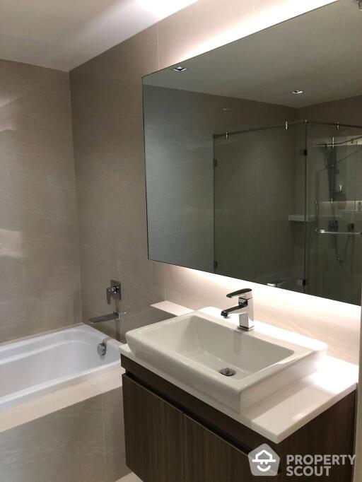 2-BR Condo at Vtara 36 near BTS Thong Lor