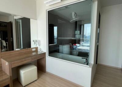 2-BR Condo at Rhythm Sathorn near BTS Saphan Taksin