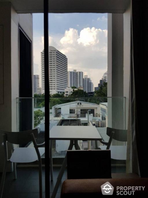 1-BR Condo at Liv @ 49 near BTS Thong Lor