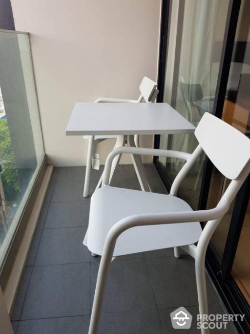 1-BR Condo at Liv @ 49 near BTS Thong Lor