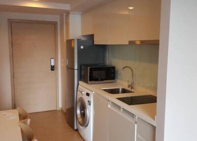 1-BR Condo at Liv @ 49 near BTS Thong Lor