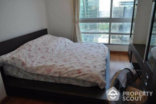 2-BR Condo at Sathorn House Condominium near BTS Surasak