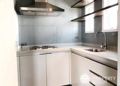 1-BR Condo at Residence Sukhumvit 65 near BTS Ekkamai (ID 20093)