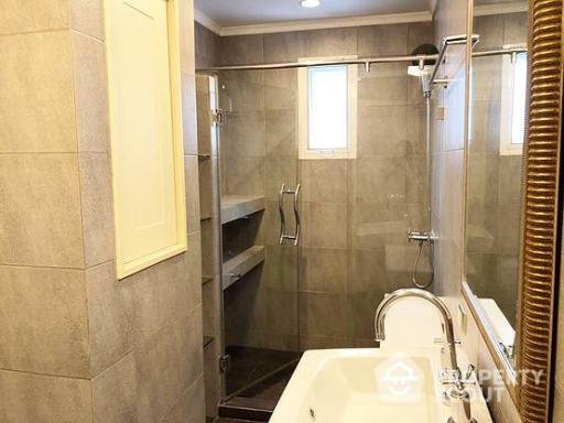 2-BR Condo at Residence Sukhumvit 65 near BTS Ekkamai (ID 20094)