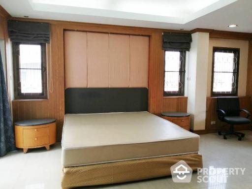 5-BR House near MRT Sutthisan