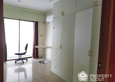 5-BR House near MRT Sutthisan