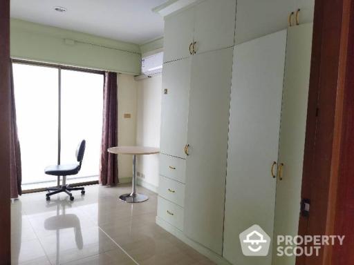 5-BR House near MRT Sutthisan