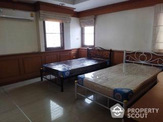 5-BR House near MRT Sutthisan