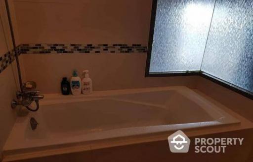 2-BR Condo at Ideo Q Phayathai near BTS Phaya Thai