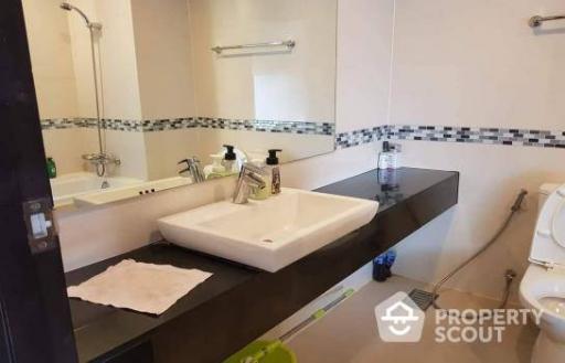 2-BR Condo at Ideo Q Phayathai near BTS Phaya Thai