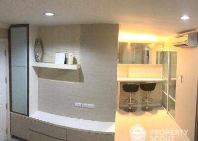 1-BR Condo at Lumpini Place Rama 9–ratchada near MRT Phra Ram 9 (ID 71290)