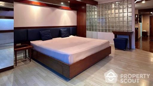 1-BR Condo at Modern Home Tower Condominium near MRT Wat Mangkon