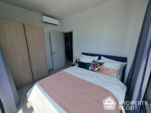 1-BR Condo at Xt Ekkamai near ARL Ramkhamhaeng