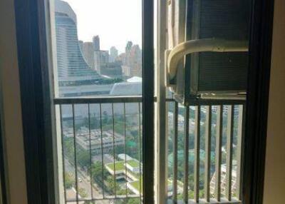 1-BR Condo at Life One Wireless near BTS Phloen Chit (ID 390484)