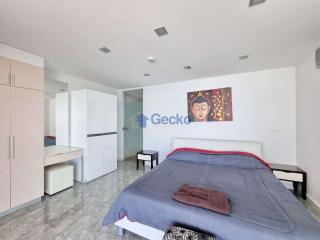 2 Bedrooms Condo in Laguna Heights Wongamat C009700