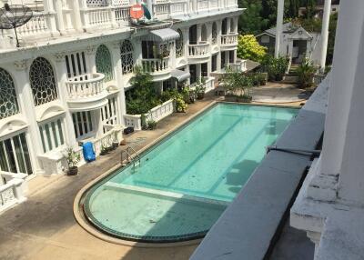 5-BR Townhouse near BTS Phrom Phong