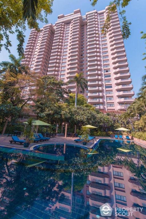 1-BR Condo at Pipat Place Condominium near MRT Lumphini