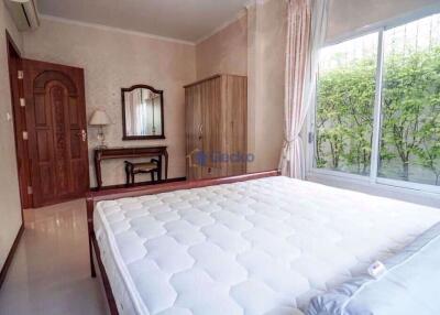 3 Bedrooms House in PMC Home Village 2 East Pattaya H007146