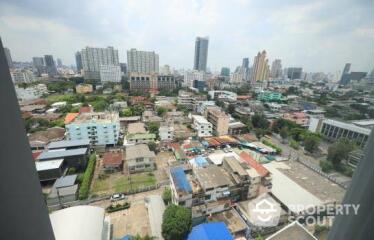 1-BR Condo near MRT Kamphaeng Phet (ID 424101)