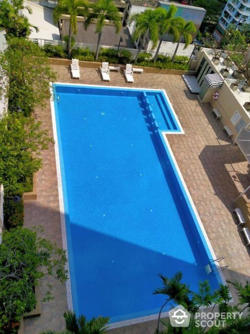 2-BR Condo at Grand Park View Condominium near MRT Sukhumvit