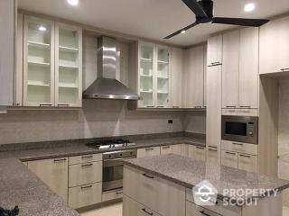 3-BR Apt. near BTS Phra Khanong (ID 18692)