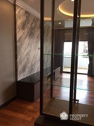 3-BR Apt. near BTS Phra Khanong (ID 18692)