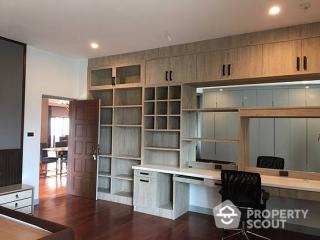 3-BR Apt. near BTS Phra Khanong (ID 18692)