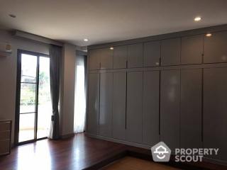 3-BR Apt. near BTS Phra Khanong (ID 18692)