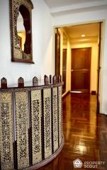 2-BR Apt. near BTS Phloen Chit