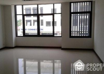 4-BR Townhouse in Bang Na Nuea