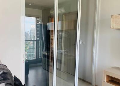 1-BR Condo at Life One Wireless near BTS Phloen Chit