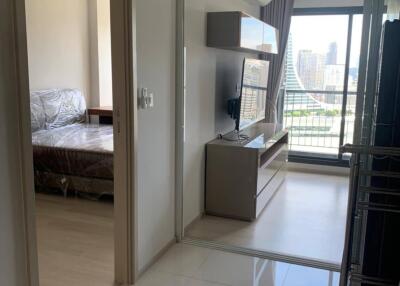 1-BR Condo at Life One Wireless near BTS Phloen Chit